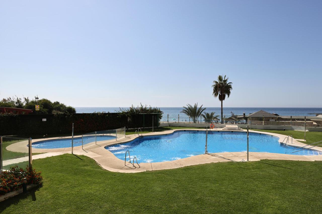 Lujo En Banana Beach Primera Linea De Playa ماربيا المظهر الخارجي الصورة